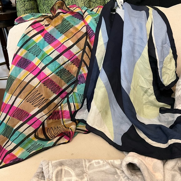 Casual Corner silk scarves - Picture 1 of 4